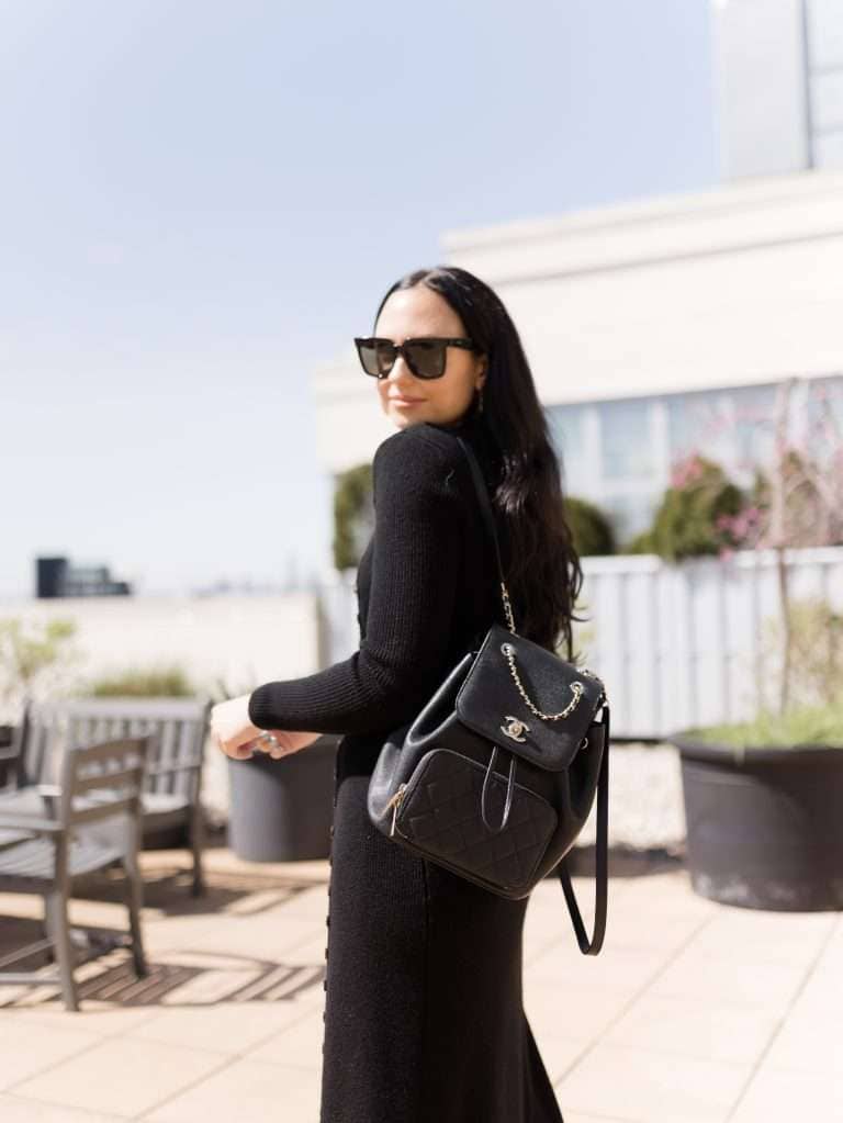 what to wear on a plane woman