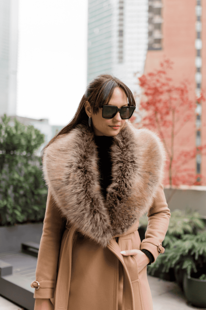 wardrobe essentials for 30 year old woman